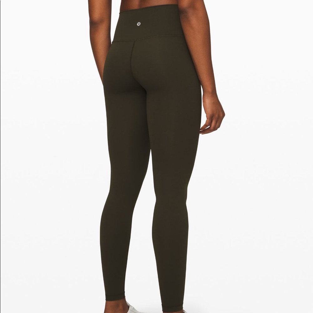 Lululemon Wonder Under leggings.